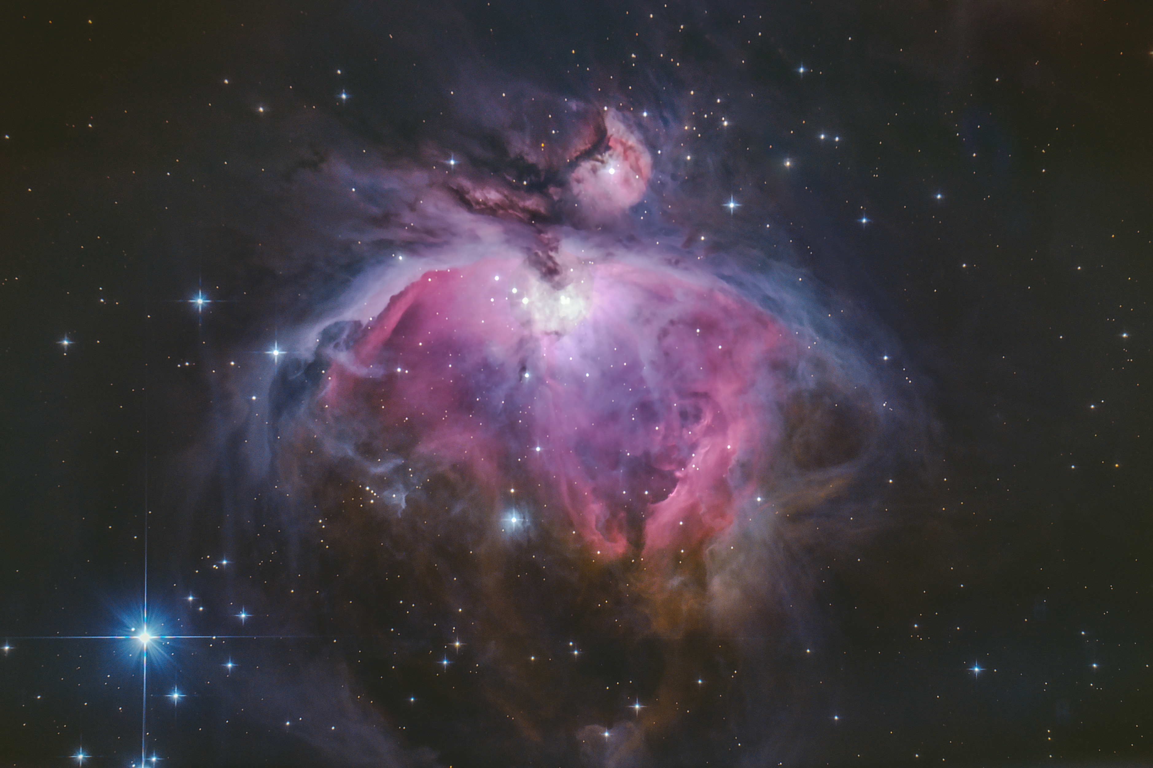 Grande nébuleuse d'orion en 20min (40x30s) Sony a7s refiltré 400-700nm par IRPhotomax sur Ritchey chrétien 250/2000mm